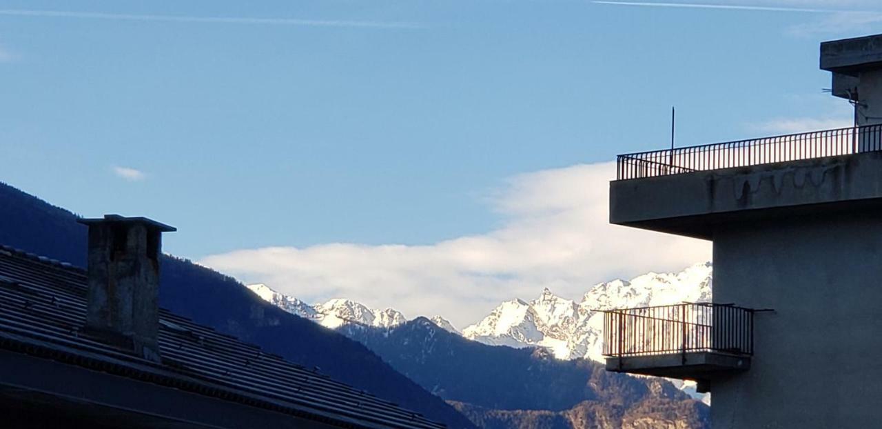 Le Chat A Pois Aosta Exterior foto